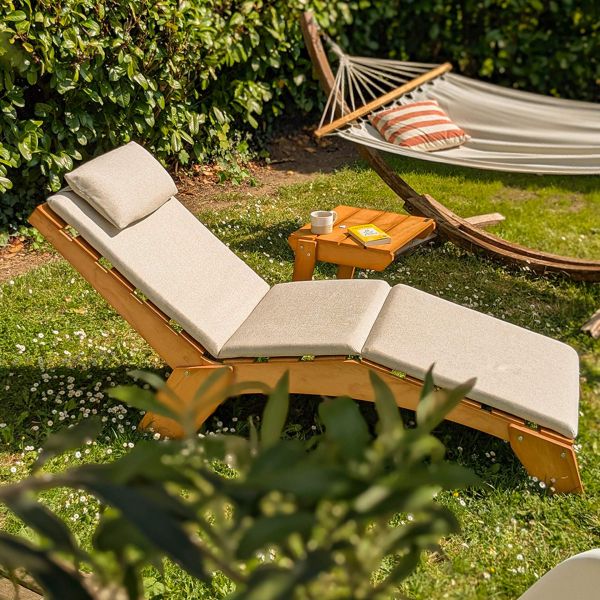 Conjunto de Jardim Elena Em Madeira Cor Teca, Espreguiçadeira Com Almofada E Mesa de Apoio imagem de pormenor 8