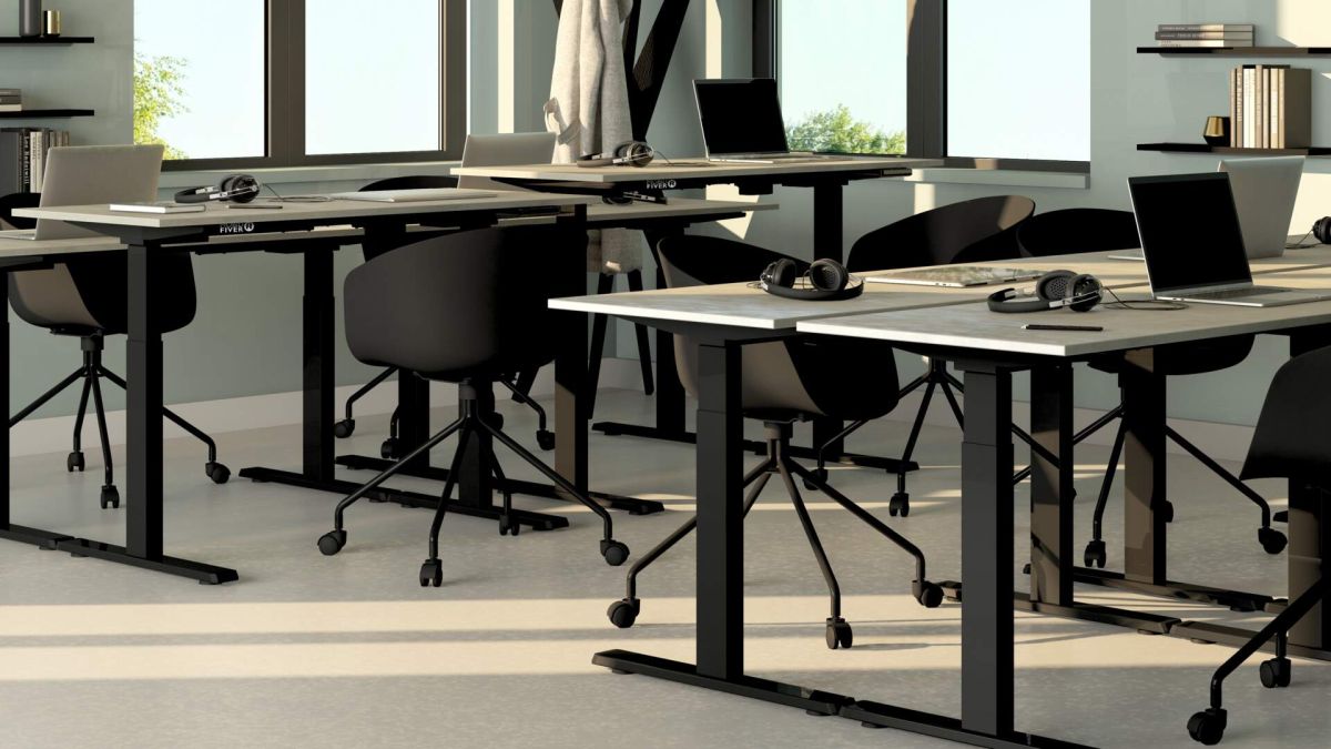 Verstelbaar Bureau Clara 160x60 Grijs Beton met Zwarte Poten set afbeelding 2
